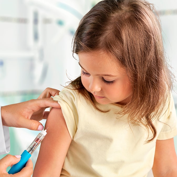 Vacuna a tus hijos en esta temporada escolar