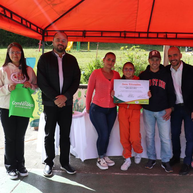 Comfenalco Antioquia ha otorgado más de 7.550 becas este año
