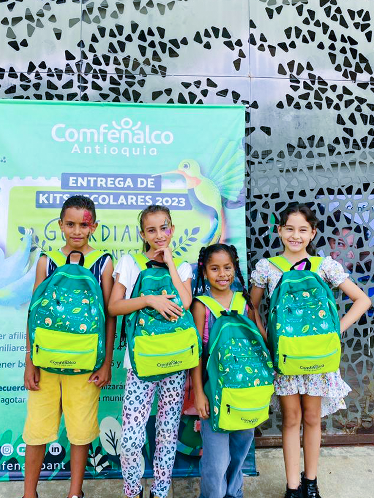 Comfenalco Antioquia ha entregado 27.000 kits escolares de los 36.224 que se otorgarán en el departamento