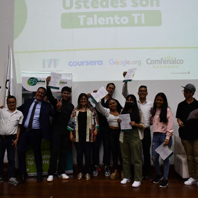 277 jóvenes se certificaron en TI Google con becas que entregó Comfenalco Antioquia