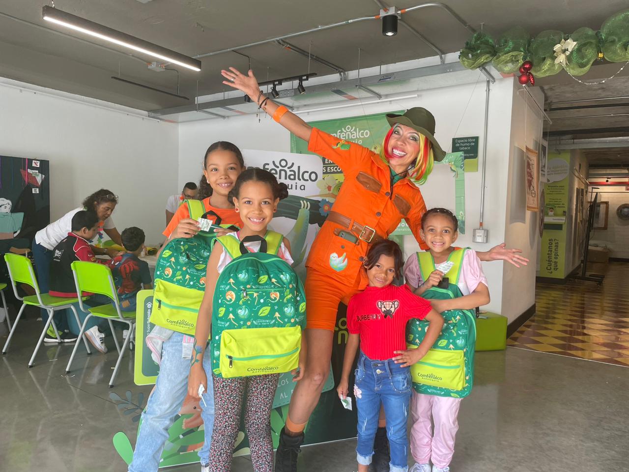 Comfenalco Antioquia entregó más de 36.000 kits escolares
