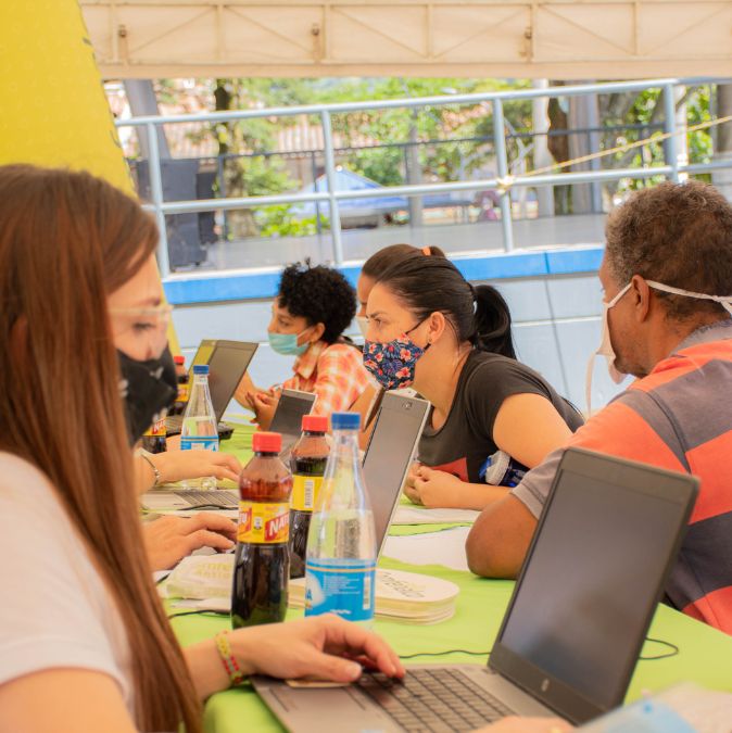 Agosto empieza con la Agencia de Empleo de Comfenalco Antioquia que ofrece más de 700 vacantes